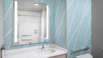 Standard Room, 1 King Bed, Accessible (Mobility, Accessible Tub) | Bathroom | Rainfall showerhead, hair dryer, towels, soap