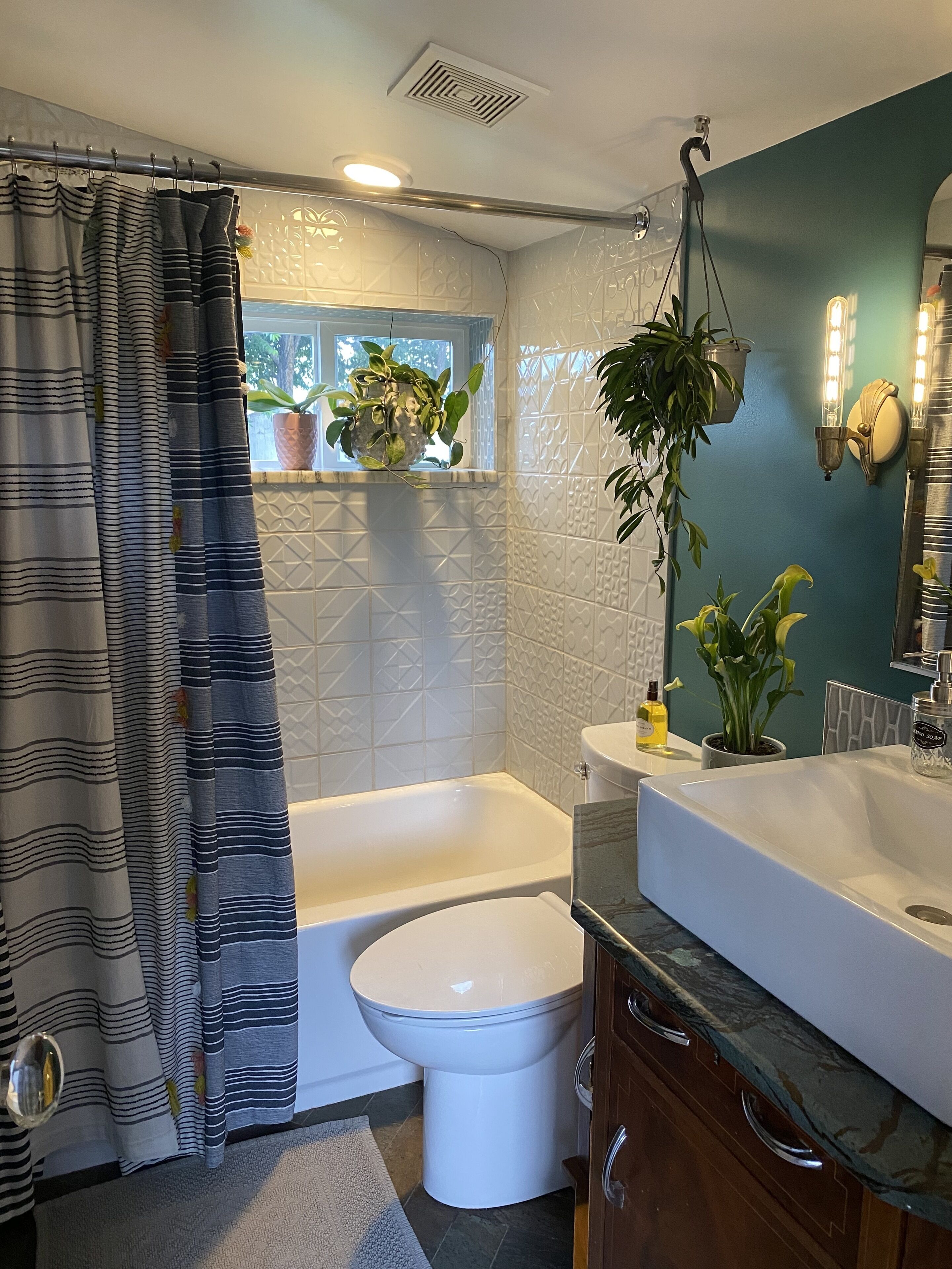 Articles de toilette écologiques, sèche-cheveux, serviettes fournies