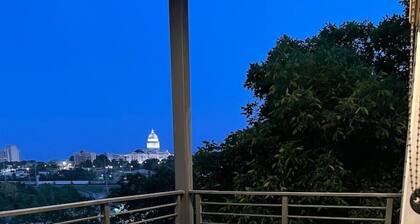 Unbeatable Views: Stylish Oasis