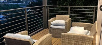 Unbeatable Views: Stylish Oasis