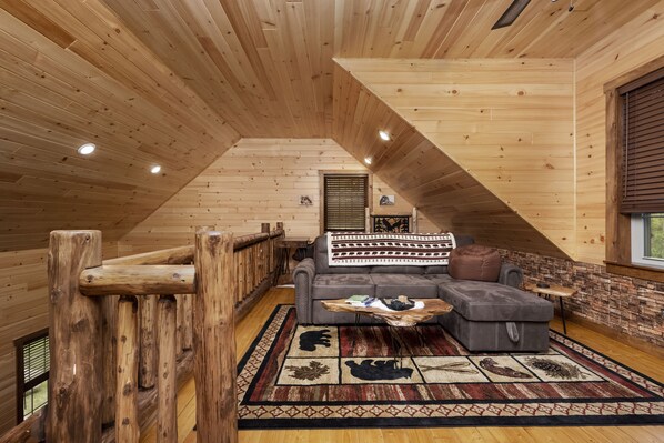 Téléviseur connecté, foyer, livres, sélection de musique