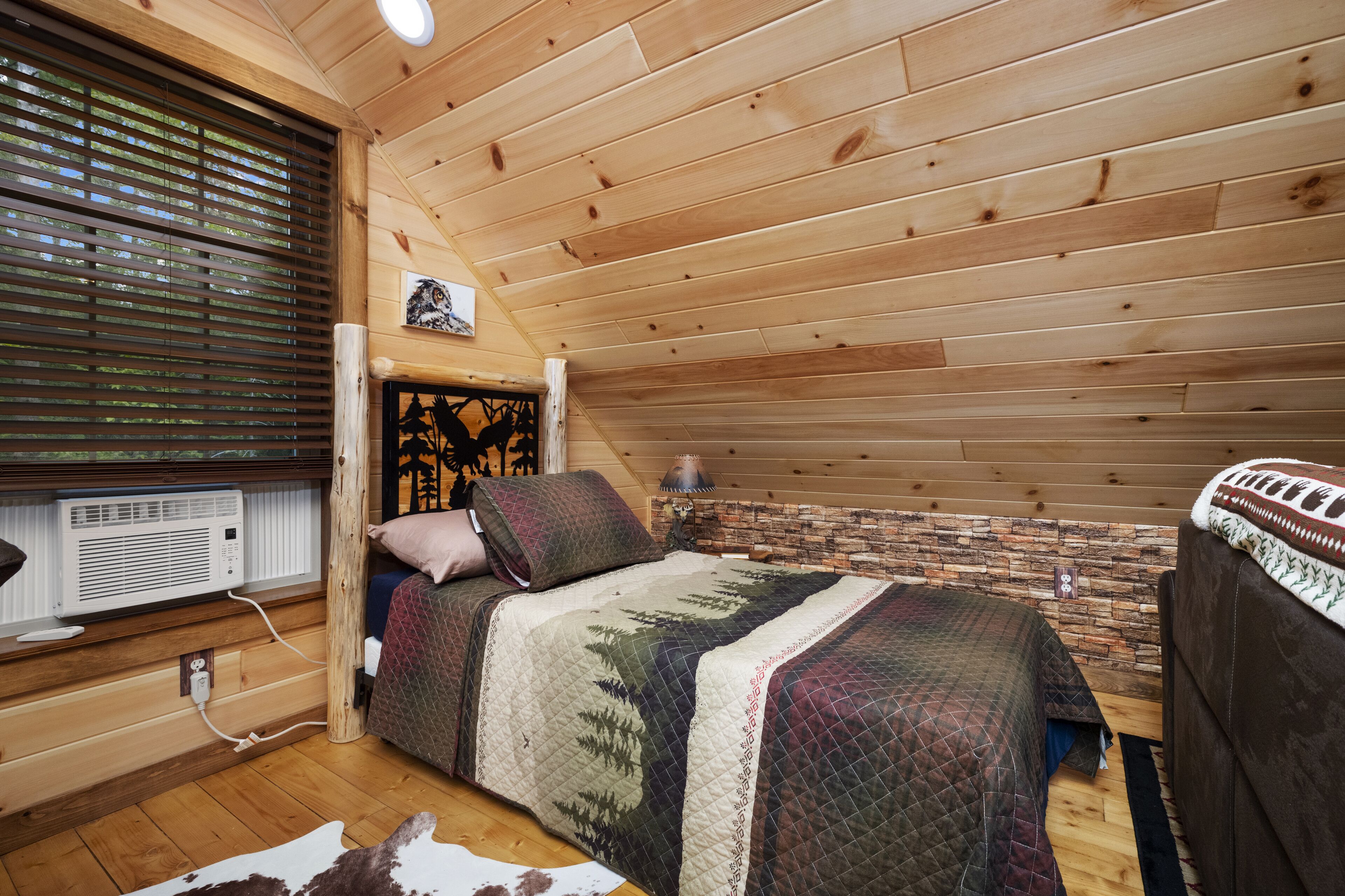 2 多间卧室、办公桌、免费 WiFi、床单