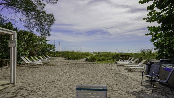 Basic Suite | Beach | On the beach, white sand, free beach cabanas, beach massages