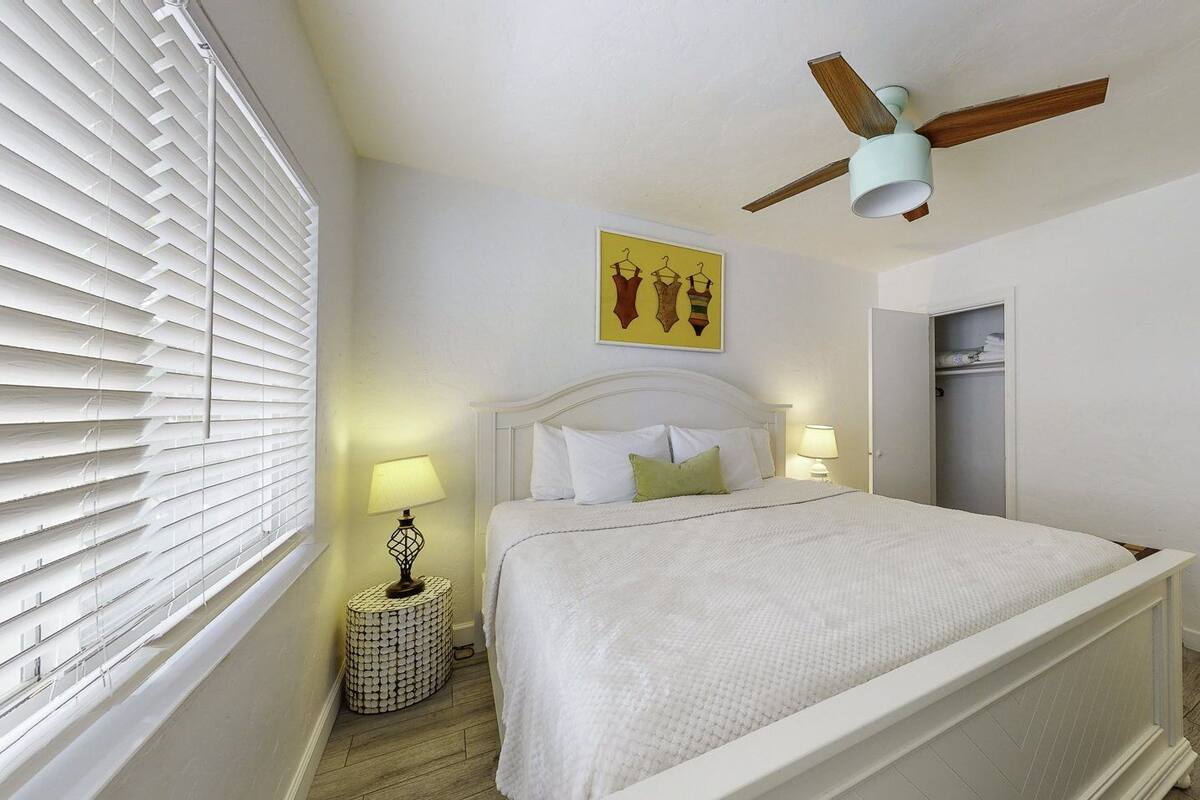 Basic Suite | Egyptian cotton sheets, free WiFi, bed sheets