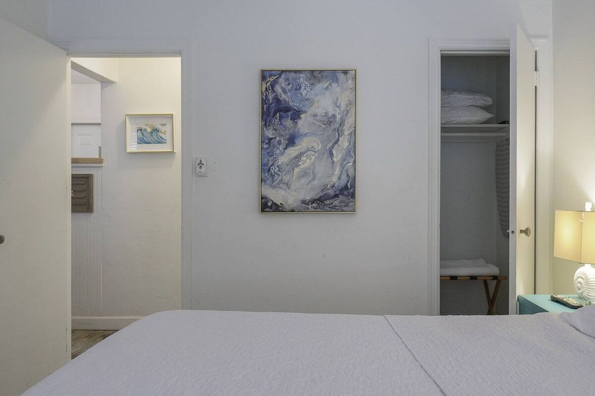 Romantic Room | Egyptian cotton sheets, free WiFi, bed sheets