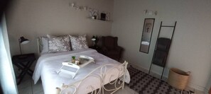 1 chambre, fer et planche à repasser, Wi-Fi, draps fournis