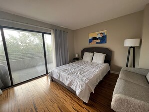 2 bedrooms, in-room safe, iron/ironing board, free WiFi - Exceptional Location & Privacy. Close to UAB, Downtown, and Major Hospitals. (Birmingham)