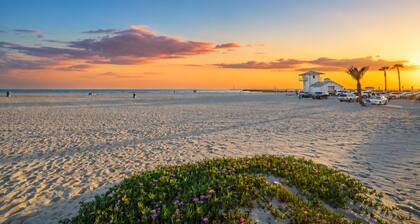25% Off Aug 12-15! Amazing Location, Walk 2 Beach*