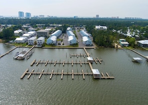 Marina - Boat Slip Included. Bayview 81. Sleeps 6 (Orange Beach)