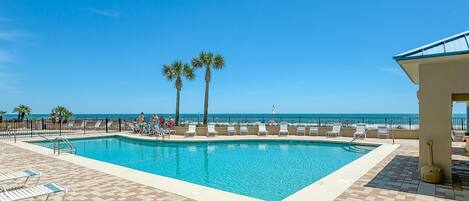 Una piscina cubierta