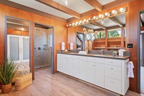 Shower, hair dryer, towels - *NEW!* Breathtaking Ocean Views Stun at Modern Multi-Level Home with Spa (Santa Barbara)
