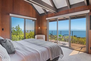 4 bedrooms, iron/ironing board, WiFi, bed sheets - *NEW!* Breathtaking Ocean Views Stun at Modern Multi-Level Home with Spa (Santa Barbara)