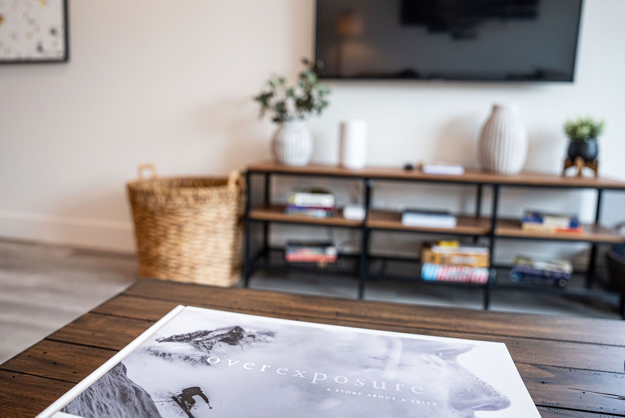 Condo | Living area | 40-inch flat-screen TV with digital channels