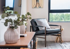 Condo | Área de estar | TV de tela plana 40 polegadas com canais digitais