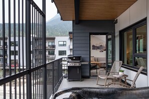 Exterior - Revylation by Revelstoke Vacations (Revelstoke)