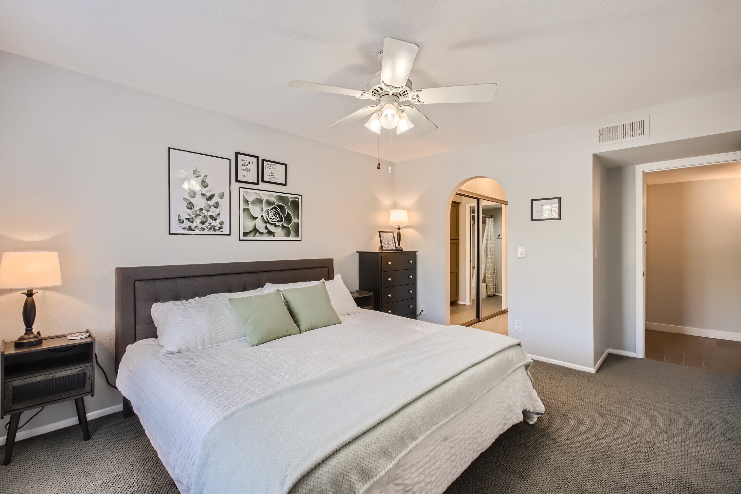 2 bedrooms, iron/ironing board, free WiFi, bed sheets