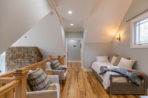 4 bedrooms, internet, bed sheets