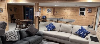 Spacious home, 12 miles from Nubs Nob, Harbor Springs surrounded by forest.