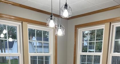 Cape Cod on Broad, Stay in the Heart of Ashland