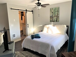 2 bedrooms, desk, iron/ironing board, free WiFi - Beautiful Upstairs Condo close to Hospital (Show Low)