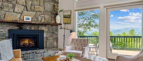 Télévision, cheminée