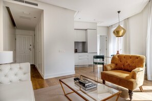 Fernseher, Stereoanlage