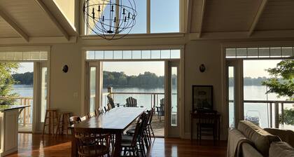 Peaceful waterfront family cottage on Lake Eugenia