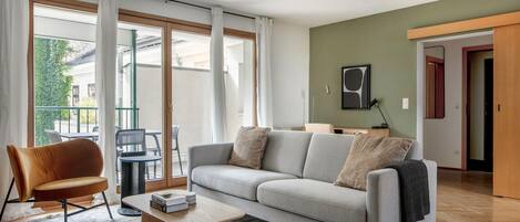 Fernseher, Stereoanlage