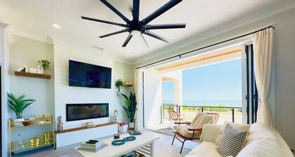 Beachfront Luxury, NEW, Modern Oceanview Retreat!