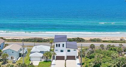 Beachfront Luxury, NEW, Modern Oceanview Retreat!