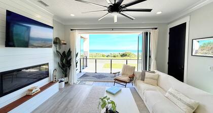 Beachfront Luxury, NEW, Modern Oceanview Retreat!