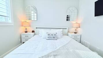 2 bedrooms, iron/ironing board, free WiFi, bed sheets