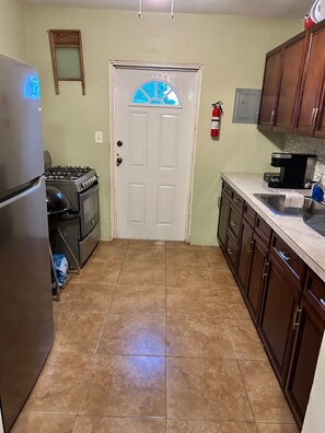 Fridge, microwave, oven, stovetop - Tranquil cozy home away from home!!! 10 minute walking distance to the beach!!! (Christiansted)