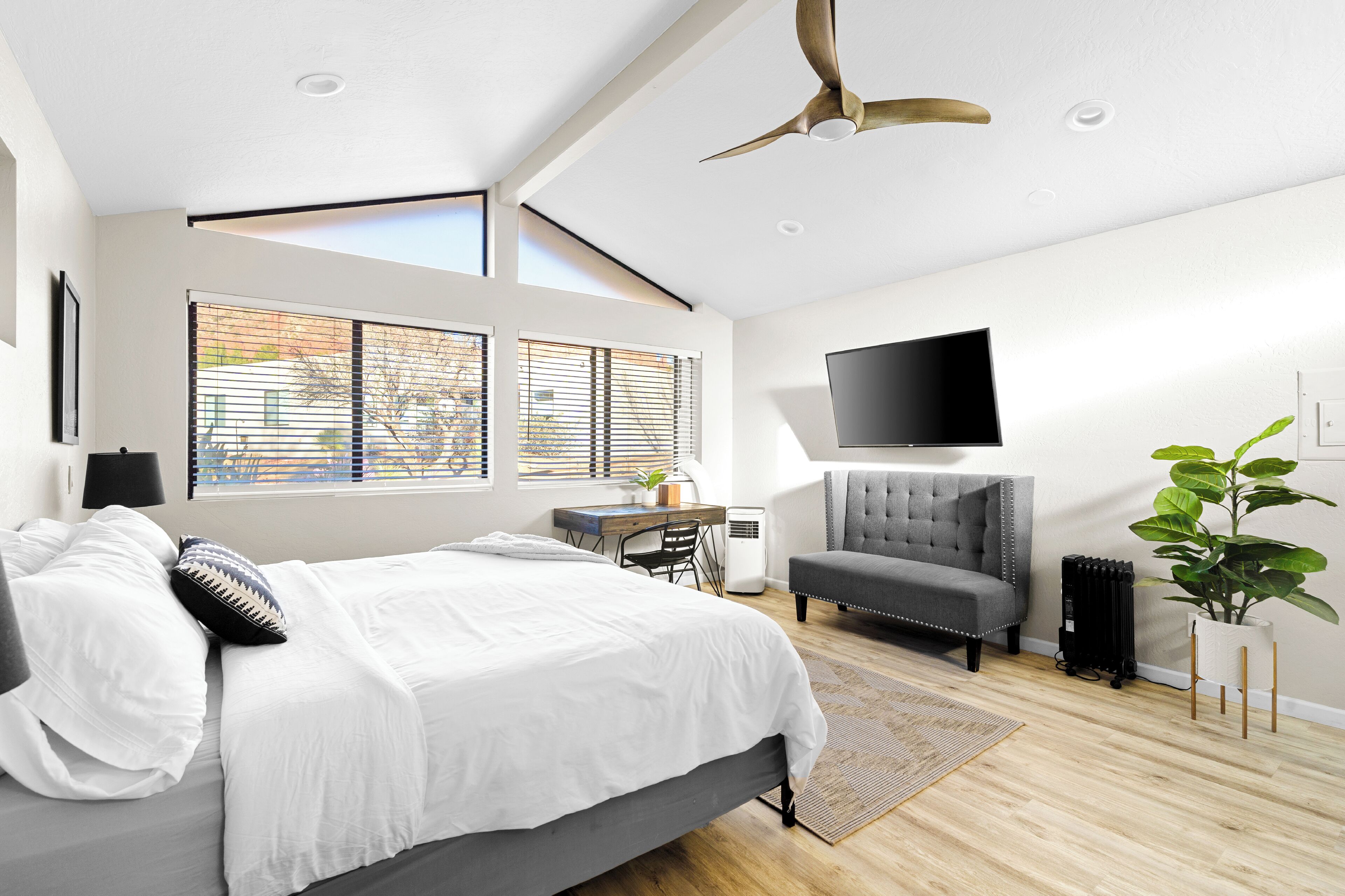 5 chambres, bureau, fer et planche à repasser, Wi-Fi