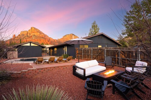 Luxurious 5br Retreat w/ Heated Pool + Stunning Views!