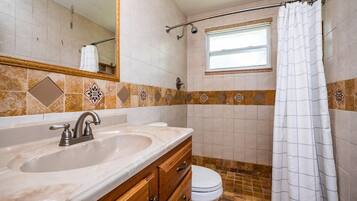 Cabana | Banheiro | Chuveiro, toalhas de banho