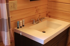 Dusche, Handtücher, Seife, Shampoo