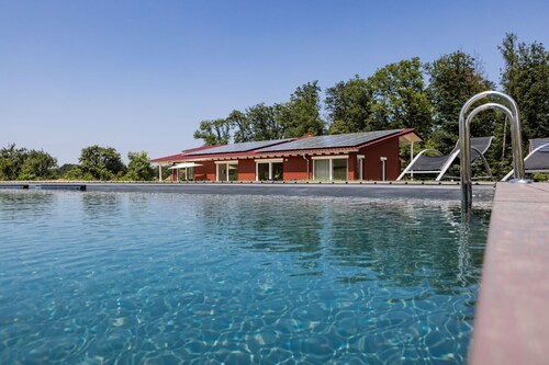 Apartment 'Winter' with Shared Pool, Private Terrace and Wi-Fi