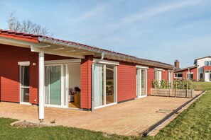 Exterior - Apartment 'Herbst' with Shared Pool, Private Terrace and Wi-Fi (Straubenhardt)