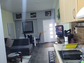 Tv och ett bordtennisbord