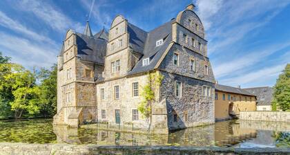 Holiday Home 'Ferienwohnung Im Grünen' with Shared Terrace and Wi-Fi