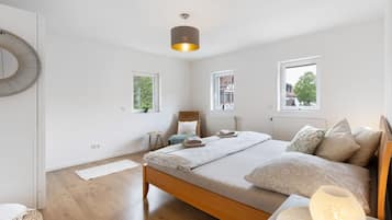 2 bedrooms, iron/ironing board, free WiFi, bed sheets