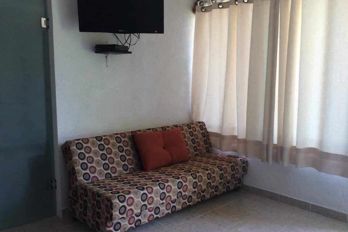 Basic Suite, 1 King Bed | 1 bedroom, free WiFi, bed sheets