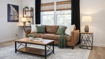 Smart-TV, Kamin, Bücher