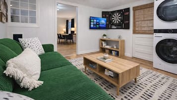 Smart-tv, pejs, bøger