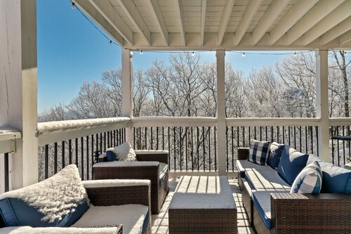 Enjoy and relax @ amazing 2BR near Gatlinburg & Pigeon Forge! Hot Tub!