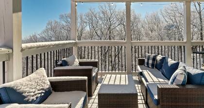 Enjoy and relax @ amazing 2BR near Gatlinburg & Pigeon Forge! Hot Tub!
