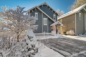 Exterior - Enjoy and relax @ amazing 2BR near Gatlinburg & Pigeon Forge! Hot Tub! (Gatlinburg)