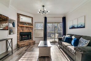 TV connectée, cheminée, baby-foot