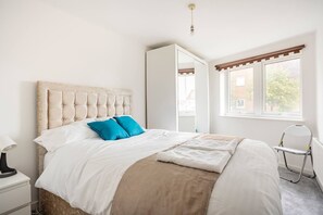 2 chambres, fer et planche Ă repasser, Wi-Fi, draps fournis